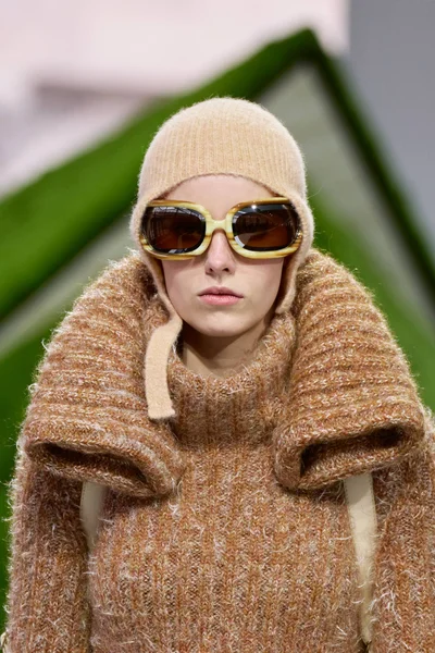 Look 77